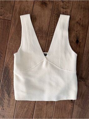 Banana Republic Cream Ribbed V-Neck Cropped Tank
